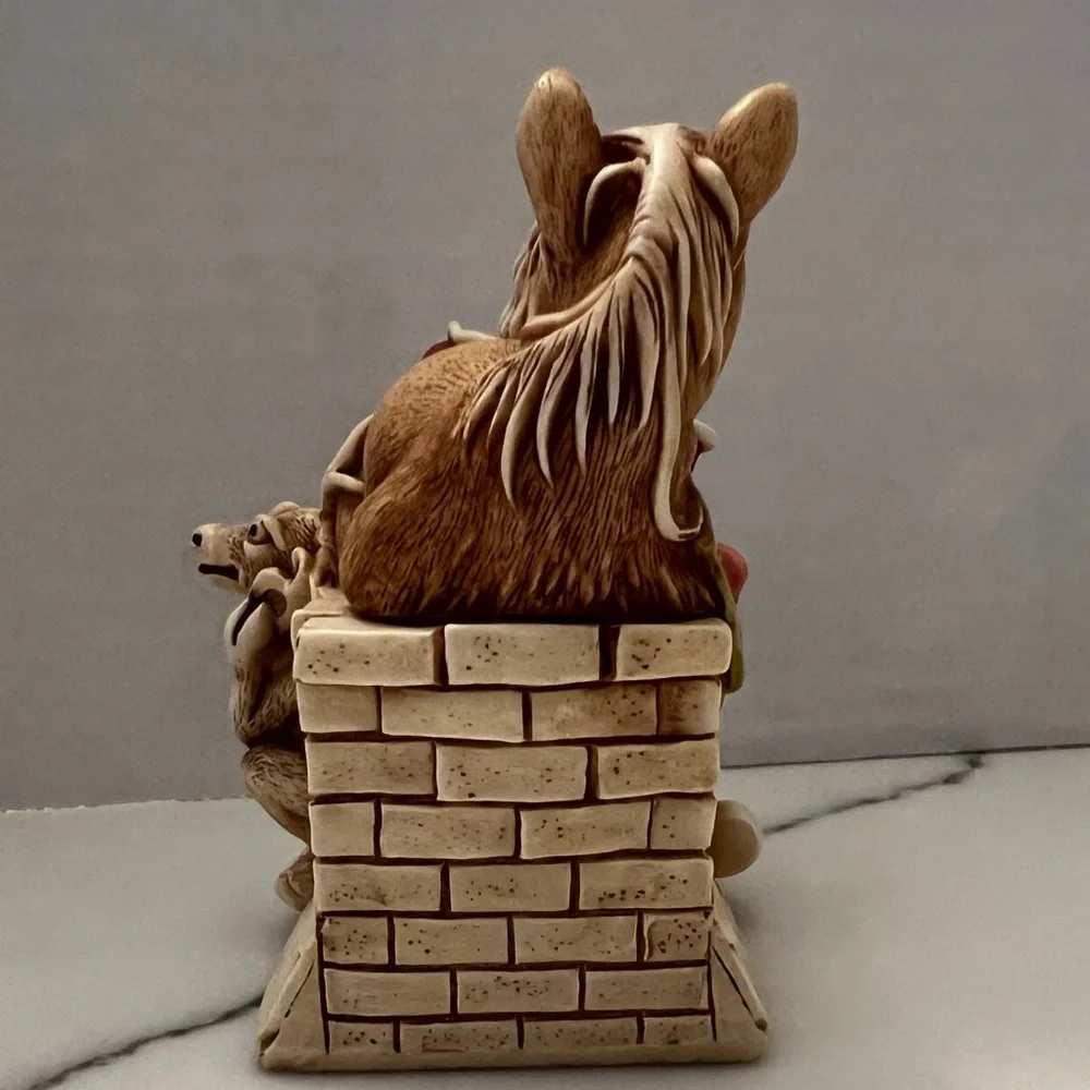 HarmonyKingdom “Holy Smoke” Santa Delivers House Chimney Christmas Box Figurine